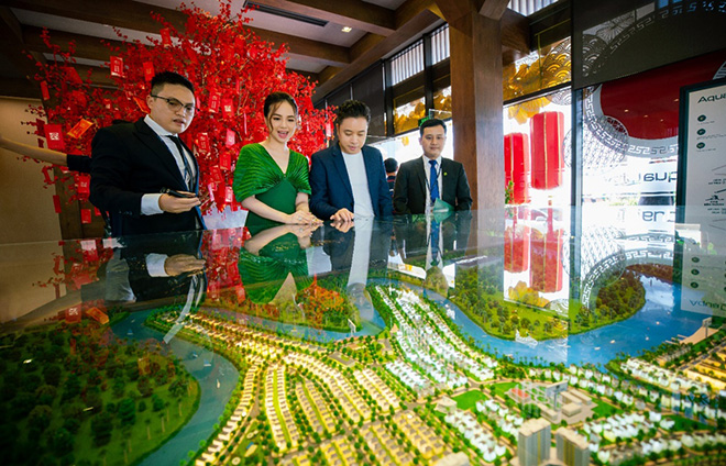 Đạo diễn phim “Thiên thần hộ mệnh” tham quan tìm hiểu không gian sống tại Aqua City