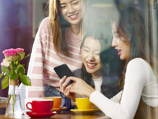 Thời trang Hi-tech - Nghỉ lễ, “gia đình” iPhone 12 giảm giá tới 3 triệu đồng