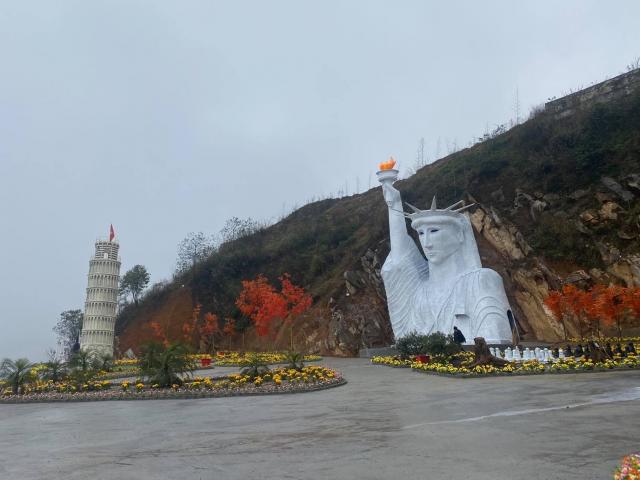 Tin tức trong ngày - Chủ nhân tượng Nữ thần tự do “phiên bản lỗi” ở Sa Pa: Mọi người "ném đá", tôi rất đau lòng