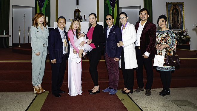 Hoa hậu Thanh Mai nhận con của cựu người mẫu Đức Tiến làm con nuôi