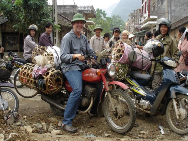 Số phận Minsk Khờ ở Việt Nam: Từ gia sản của đại gia mũ cối thành xe chở lợn