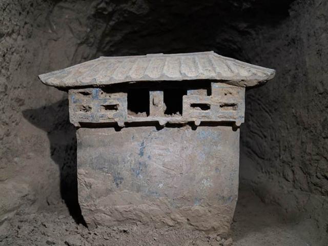 Du lịch - Sốc khi phát hiện thức ăn còn sót lại trong ngôi mộ cổ 2000 trước