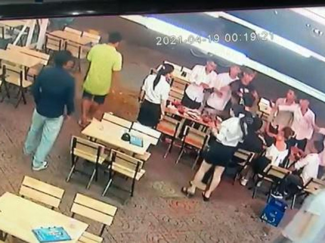 Pháp luật - CSGT TPHCM nổ súng ngăn vụ hỗn chiến trong quán nhậu