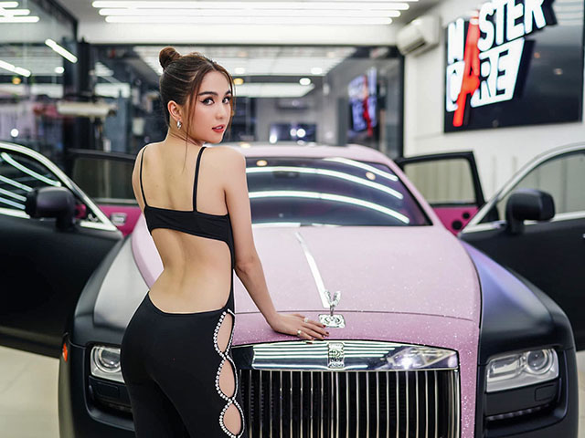 Rolls-Royce Ghost của Ngọc Trinh được làm mới toàn bộ nội thất