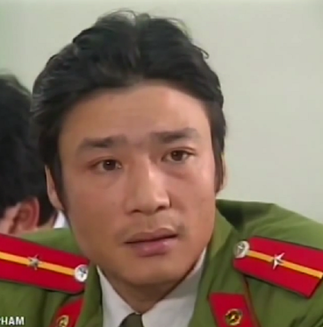 Trước đó, Võ Hoài Nam ghi dấu ấn với vai Chiến trong “Cảnh sát hình sự” - bộ phim làm mưa làm gió màn ảnh nhỏ Việt Nam trong suốt những năm đầu thập niên 2000.
