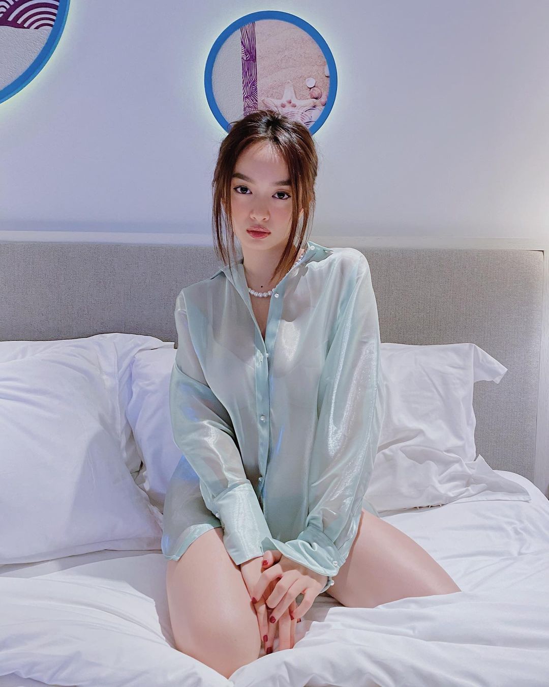 "Em chưa 18" Kaity Nguyễn lại mặc bikini khoe body phồn thực trứ danh - 8