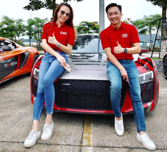 Năm 2019, Đàm Thu Trang gây chú ý khi cùng doanh nhân phố núi Cường Đôla tham gia sự kiện Car Passion. Chân dài quê Lạng Sơn còn được biết đến là tay lái nữ duy nhất của đoàn.
