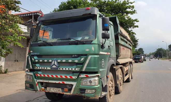 Trong thời gian tới, lực lượng chức năng sẽ tăng cường tuần tra kiểm soát xử lý các hành vi chở hàng hoá quá tải trọng, cơi nới thành thùng xe, che đậy bạt không kỹ làm rơi vãi ra đường,...