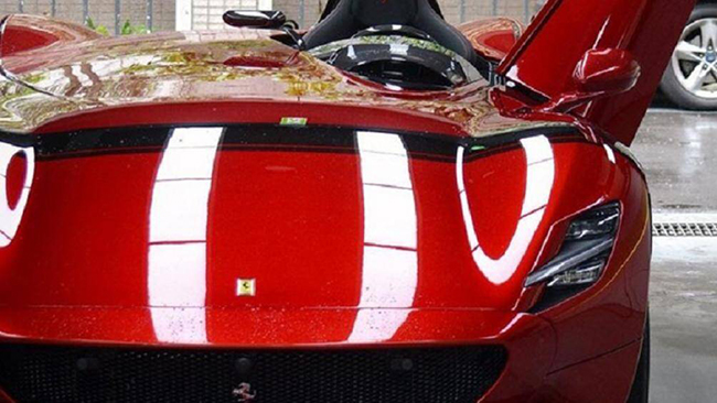 Số lượng siêu xe Ferrari Monza ở Đài Loan ước tính trên 3 chiếc. Giá xe Ferrari Monza lúc mới ra mắt thế giới là 1,82 triệu USD (42,15 tỷ đồng)
