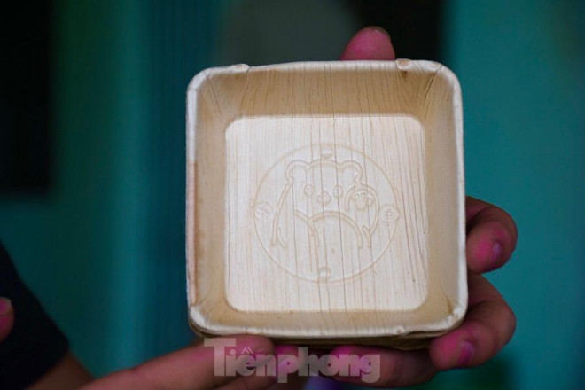 Những sản phẩm được hoàn thiện từ mo cau. Ảnh: Nguyễn Ngọc