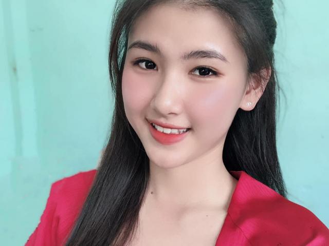 Thời trang - Nữ sinh miền gái đẹp Cần Thơ gây chú ý vì quá xinh tại Hoa hậu Thế giới Việt Nam