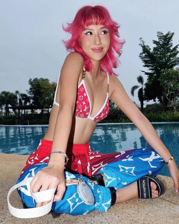 Cùng đụng hàng một mẫu bra hàng hiệu nổi bật, sao Việt nào chiếm ưu thế hơn? - 2