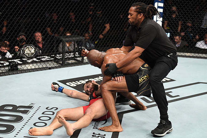 &#34;Gã điên&#34; McGregor vướng chuyện dở khóc dở cười, Pacquiao gặp sự cố - 4