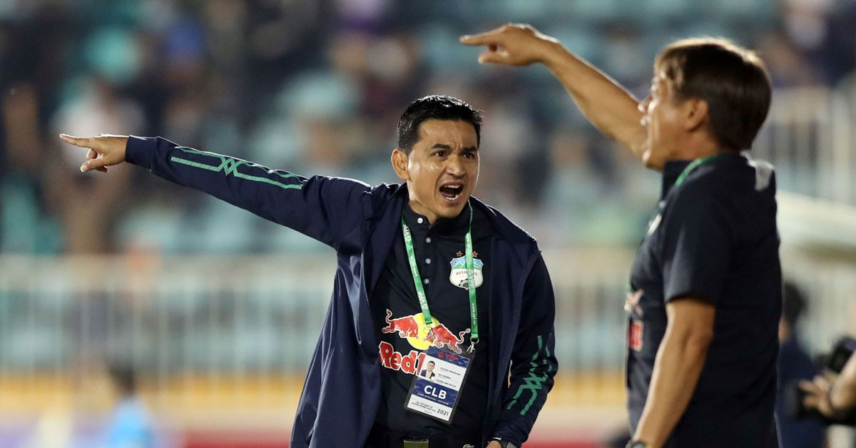 Bóng đá - Bài học quý của  thầy trò Kiatisak