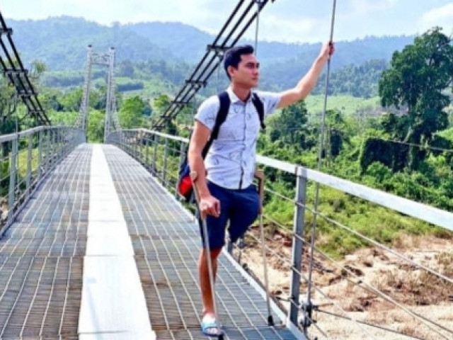 Bạn trẻ - Cuộc sống - Chàng trai mất một chân và hành trình trở thành YouTuber tử tế