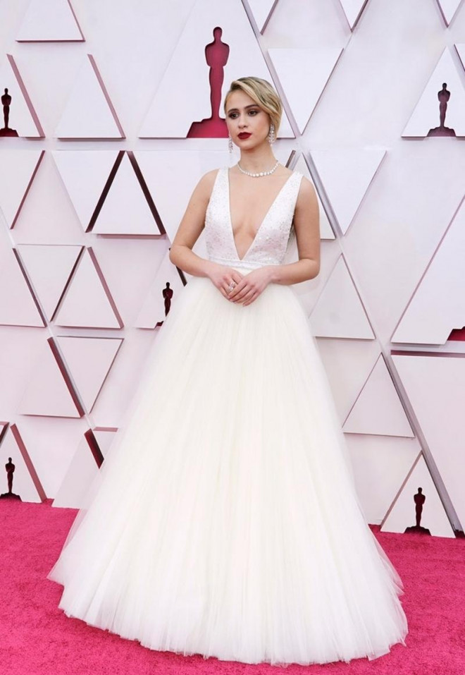 Thảm đỏ Oscar 2021: Bữa tiệc thời trang rực rỡ, công chúa Disney Zendaya chiếm spotlight - 11