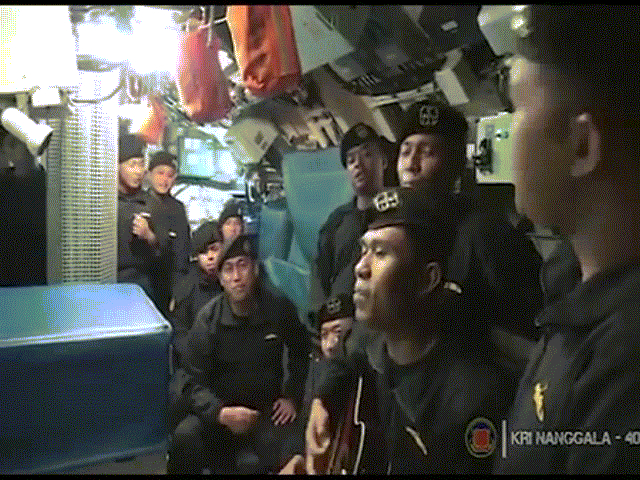 Video thủy thủ tàu ngầm Indonesia hát “chào tạm biệt” trước thảm kịch chìm tàu