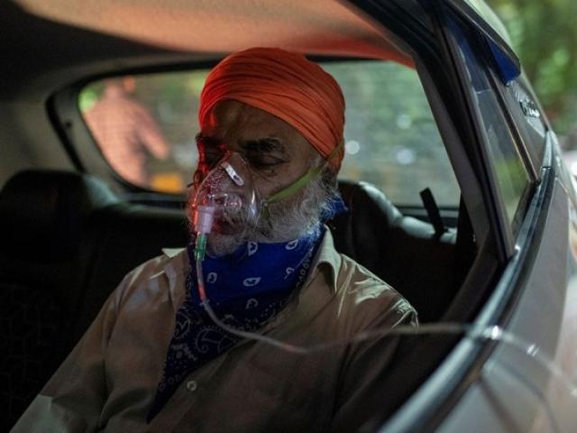 Thế giới - Ấn Độ: Người dân đổ dồn tới đền thờ xin oxy vì "không được giúp đỡ ở bất kỳ nơi nào khác"