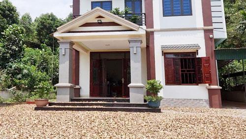 Căn nhà vừa được xây dựng sau khi bà Thúy trở thành “thần y” trên mạng Ảnh: LÊ NGUYỄN