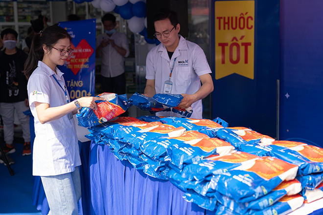 Ấm lòng những khoảnh khắc nghĩa tình trong hoạt động “Long Châu Sẻ Chia” - 2