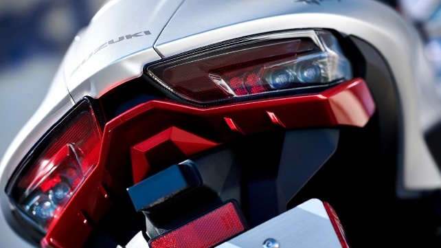 "Thần gió" Suzuki Hayabusa 2021 ra mắt, giá 505 triệu đồng - 8