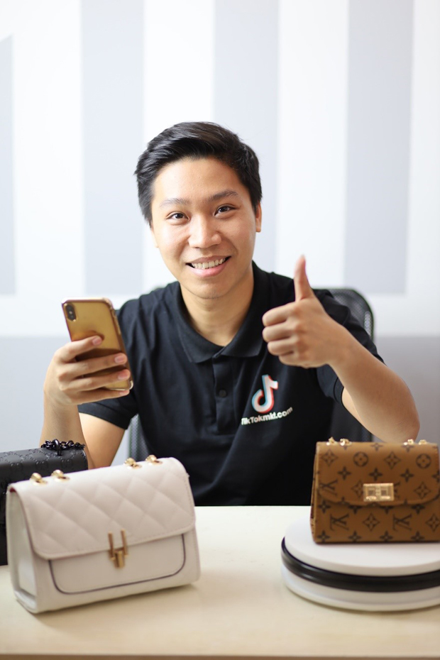 Nguyễn Đình Mạnh được nhiều người biết đến với kiến thức và bí quyết xây dựng kênh TikTok hiệu quả