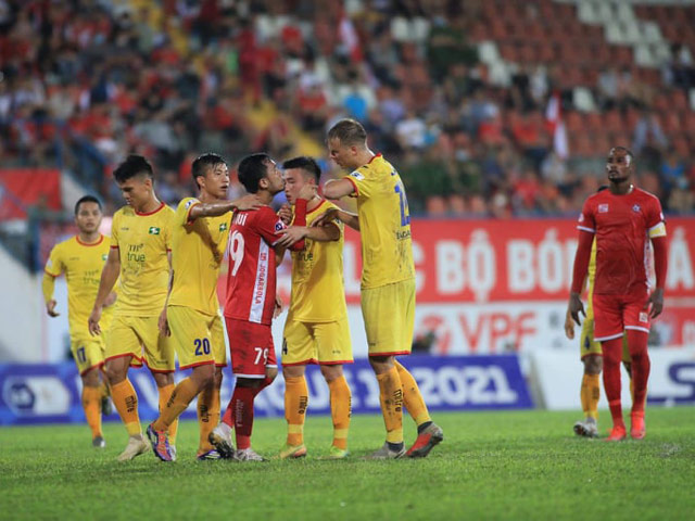 Bóng đá - Video Hải Phòng - Nghệ An: Hiệp 2 bùng nổ, "trái đắng" phút 85