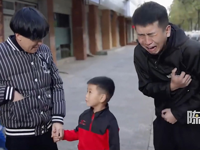 Cười 24H - Chàng trai cay đắng khi phát hiện ra đã bị bố lừa bao năm nay