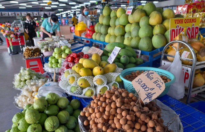 Trung Quốc mới chỉ cho phép 9 loại trái cây của Việt Nam được nhập khẩu, trong khi Thái Lan có 22 loại, điều này đã làm chúng ta mất “sân chơi” hơn so với "đối thủ" có nguồn cung tương tự. Ảnh: CK