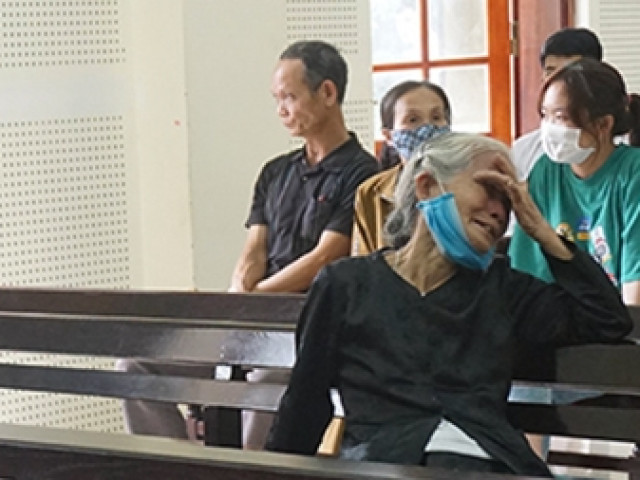 Pháp luật - Nước mắt mẹ già 3 lần "tiễn" con đi… tù