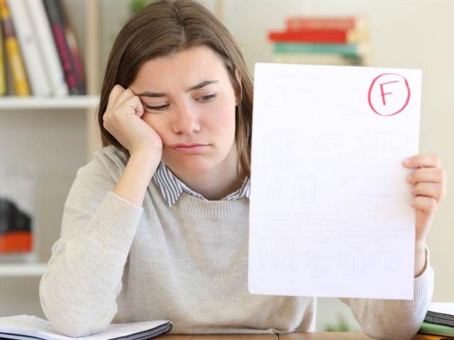 Giáo dục - du học - Nộp hơn 700 triệu để con luyện thi, người bố tức run người khi nhận bảng điểm