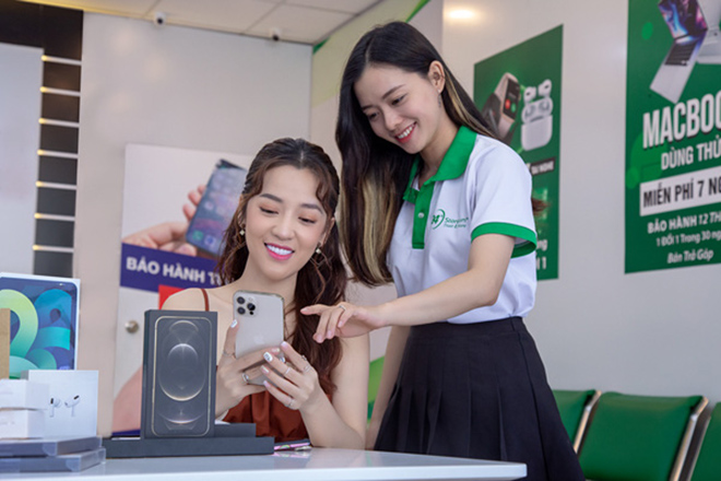 Nhiều cửa hàng đã bắt đầu nhập iPhone 12 Pro Max đã qua sử dụng về Việt Nam.