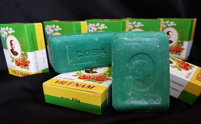 Năm 1932, nhà máy sản xuất xà bông được phát triển trên nền tảng các xưởng dầu của ông Bền. Sau đó, thương hiệu xà bông Cô Ba đã có gần 50 năm phát triển rực rỡ.
