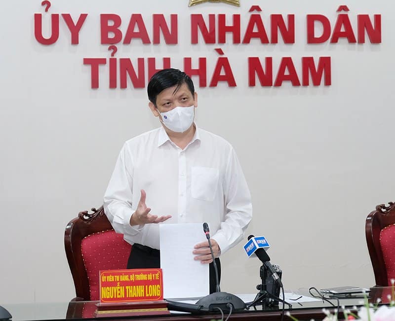 GS.TS Nguyễn Thanh Long, Bộ trưởng Bộ Y tế phát biểu chỉ đạo tại cuộc họp với lãnh đạo UBND tỉnh Hà Nam về công tác phòng, chống dịch COVID-19 chiều tối nay (29/4).