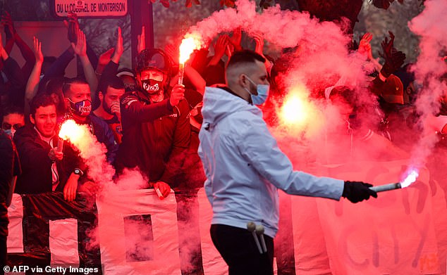 Fan PSG liều mạng tụ tập, tạo khung cảnh như “địa ngục" đón tiếp Man City - 5