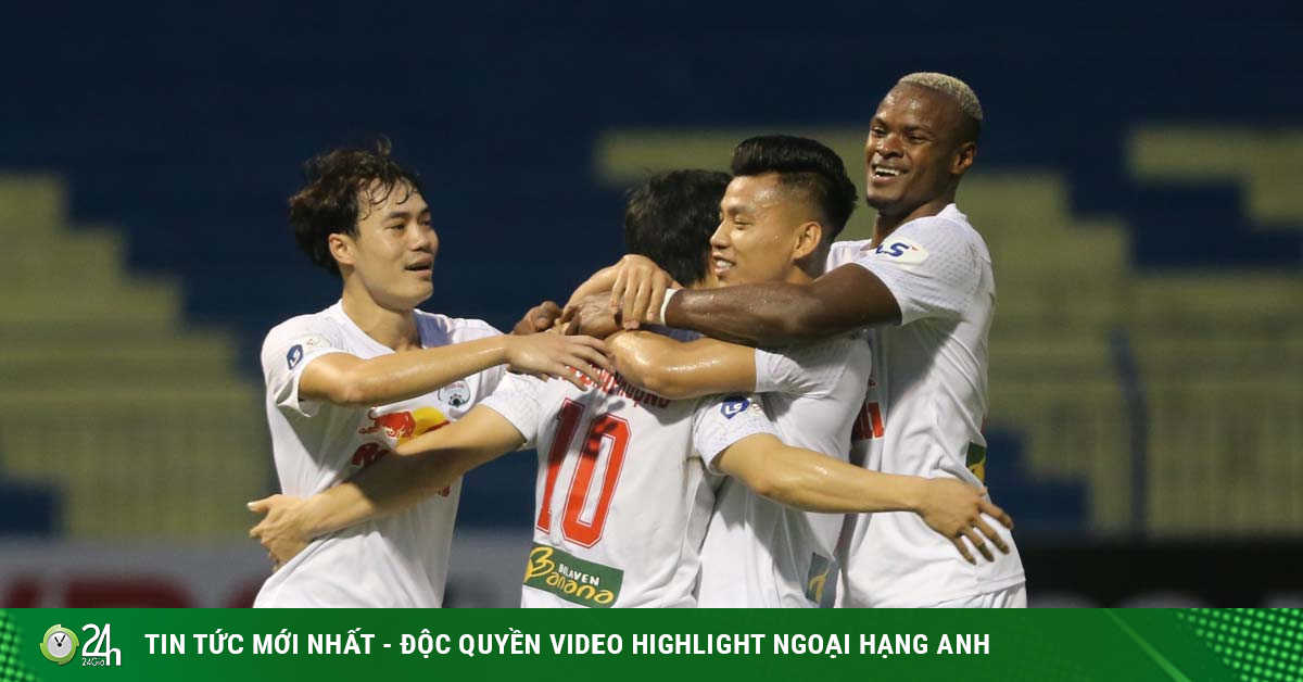 Điểm nóng vòng 11 V-League: Công Phượng bay cao cùng HAGL, Hà Nội FC sa lầy