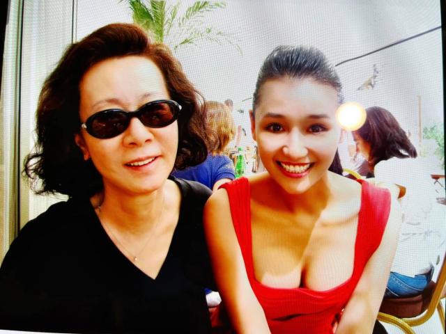 Phim - Nữ diễn viên "đại gia phía Bắc" khoe ảnh chụp cùng sao Hàn vừa đạt Oscar