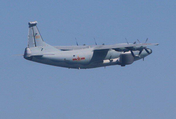 Máy bay Y-8 của PLA.