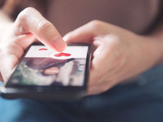 Kinh doanh - Gửi hàng tỷ đồng cho "bạn gái", anh chàng “ngã quỵ” khi biết sự thật