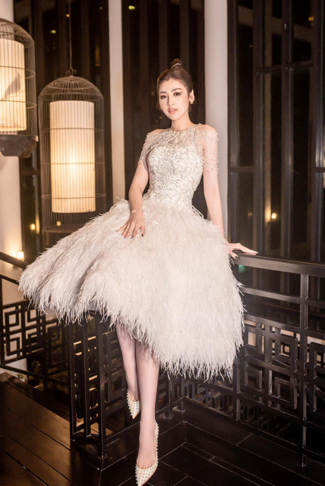 Nhan sắc &#39;thăng hạng&#39; ngày càng xinh đẹp của Á hậu Tú Anh sau khi sinh quý tử đầu lòng - 9