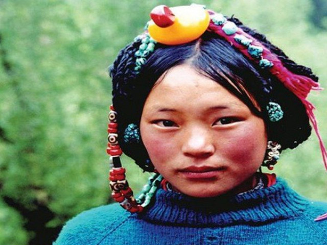 Bạn trẻ - Cuộc sống - Kỳ lạ nơi phụ nữ phải "qua đêm" với 20 người đàn ông để lấy được chồng