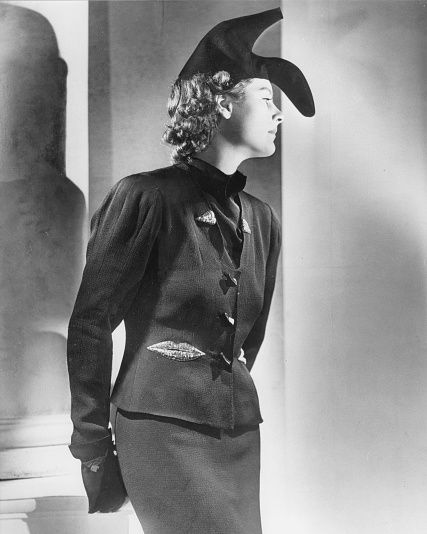 Schiaparelli: Đền thiêng làng mốt có quá khứ huy hoàng, tương lai rực rỡ - 4
