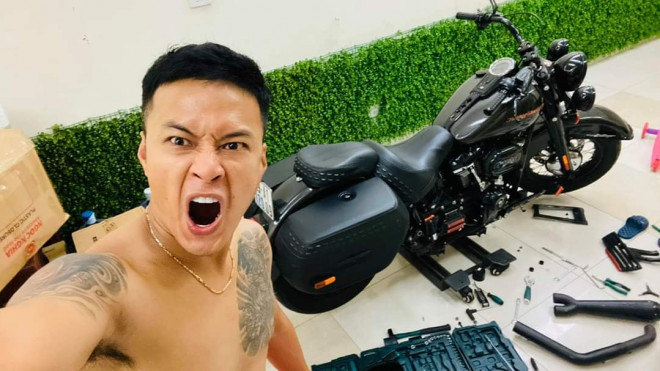 Hồng Đăng sở hữu loạt mô tô phân khối lớn đắt tiền.