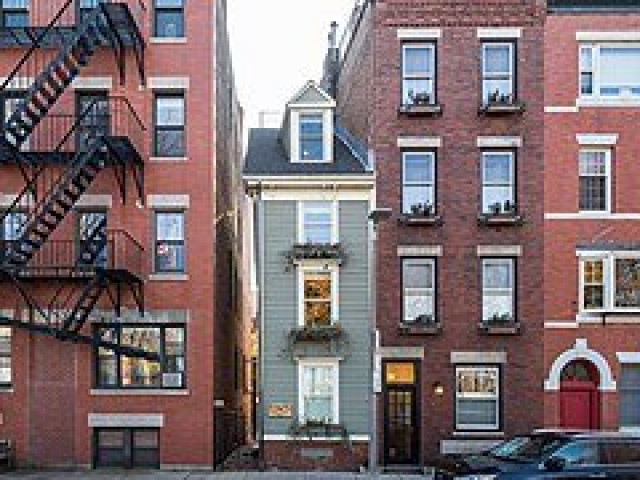 Kinh doanh - Ngôi nhà siêu mỏng được xây vì chủ muốn "trả đũa" anh trai