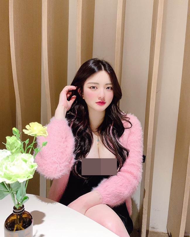 Một cô gái Hàn Quốc khác cũng sở hữu vẻ đẹp mũm mĩm là Se Yeon. Hiện tại, người đẹp đang kinh doanh một cửa hàng quần áo cá nhân.
