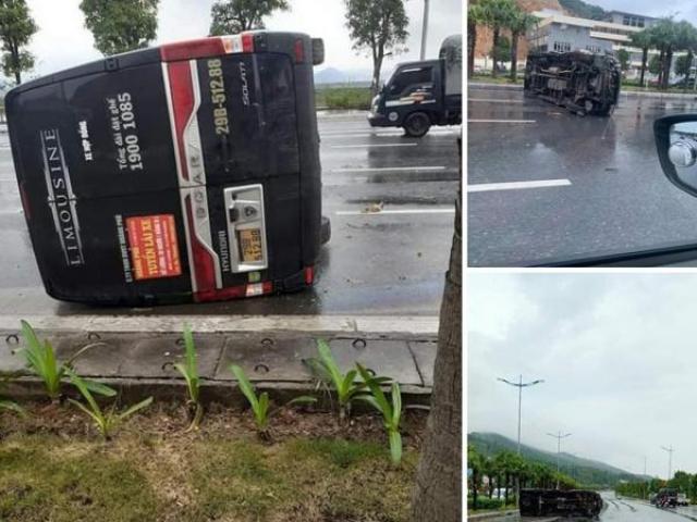 Tin tức trong ngày - Xe limousine đâm dải phân cách lật ngang đường, tài xế bỏ đi đầy khó hiểu