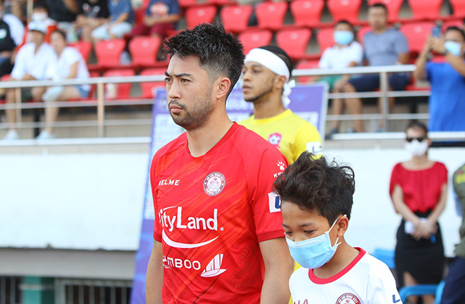 Hết án cấm thi đấu vì thẻ đỏ, Lee Nguyễn có màn trở lại khoác áo CLB TP.HCM trong cuộc tiếp đón Hải Phòng tại vòng 12 V-League 2021 chiều ngày 2/5.