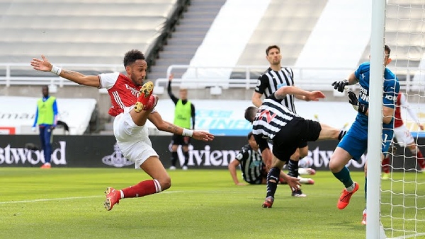 Trực tiếp bóng đá Newcastle - Arsenal: Nỗ lực bất thành (Hết giờ) - 14