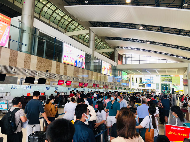 Người dân đổ về Hà Nội sau kỳ nghỉ lễ, đường phố Hà Nội khá thông thoáng - 9