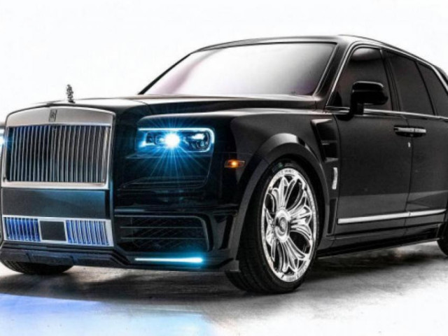 Cận cảnh Rolls-Royce Cullinan của rapper Drake mang nội thất đen huyền bí
